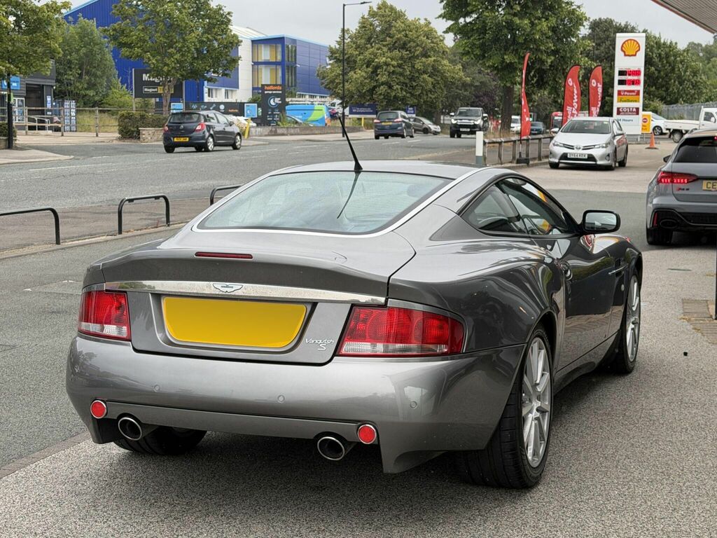 Aston Martin Vanquish S Green #7