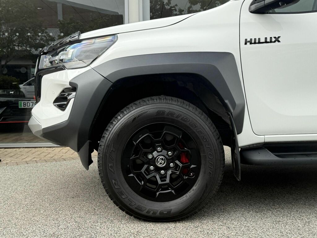Toyota HILUX 2.8 D-4d Gr Sport II Pickup Double Cab White #4