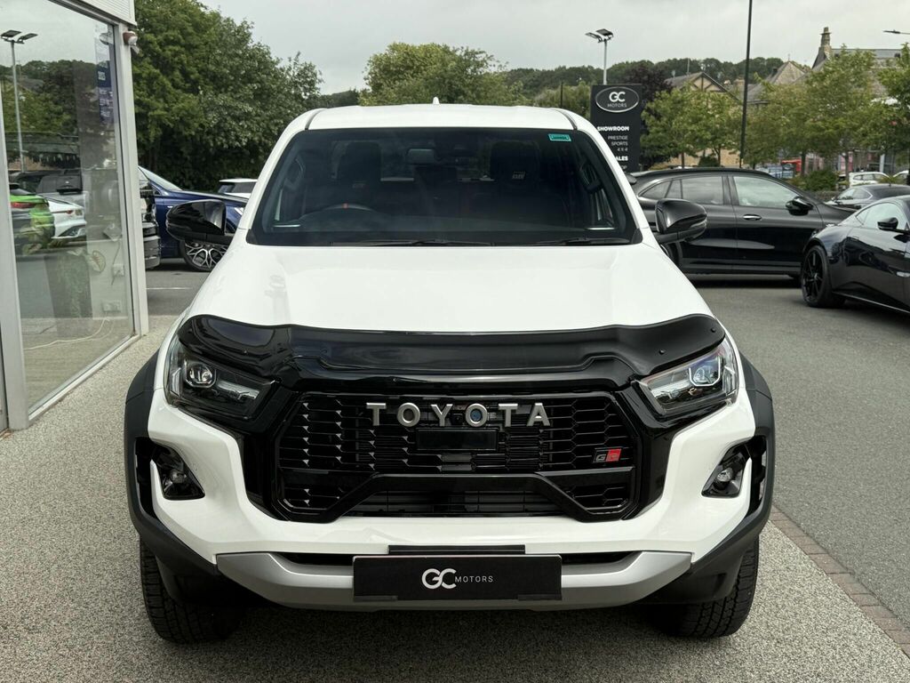 Toyota HILUX 2.8 D-4d Gr Sport II Pickup Double Cab White #2