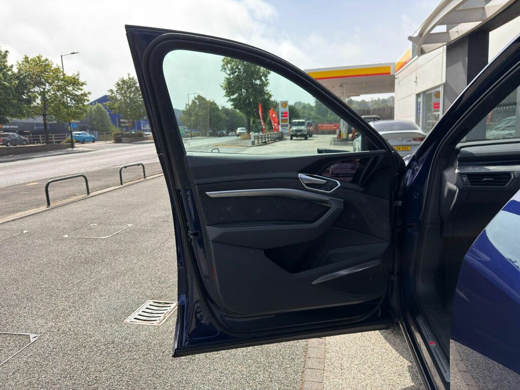 Audi E-tron 2021 50 Sport Suv Quattro 71.2Kw Black #52