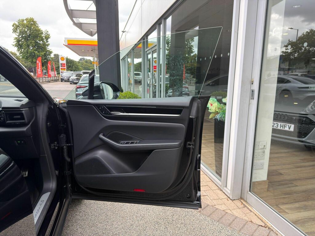 Porsche Macan 470Kw Turbo 100Kwh Grey #39