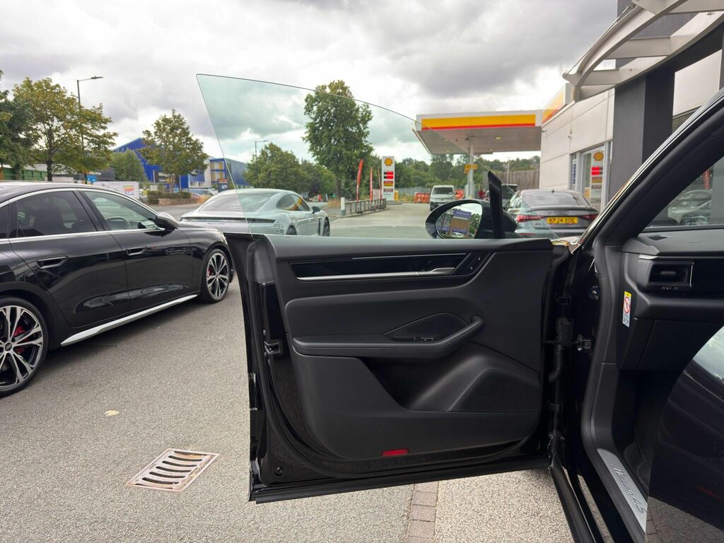 Porsche Macan 470Kw Turbo 100Kwh Grey #52