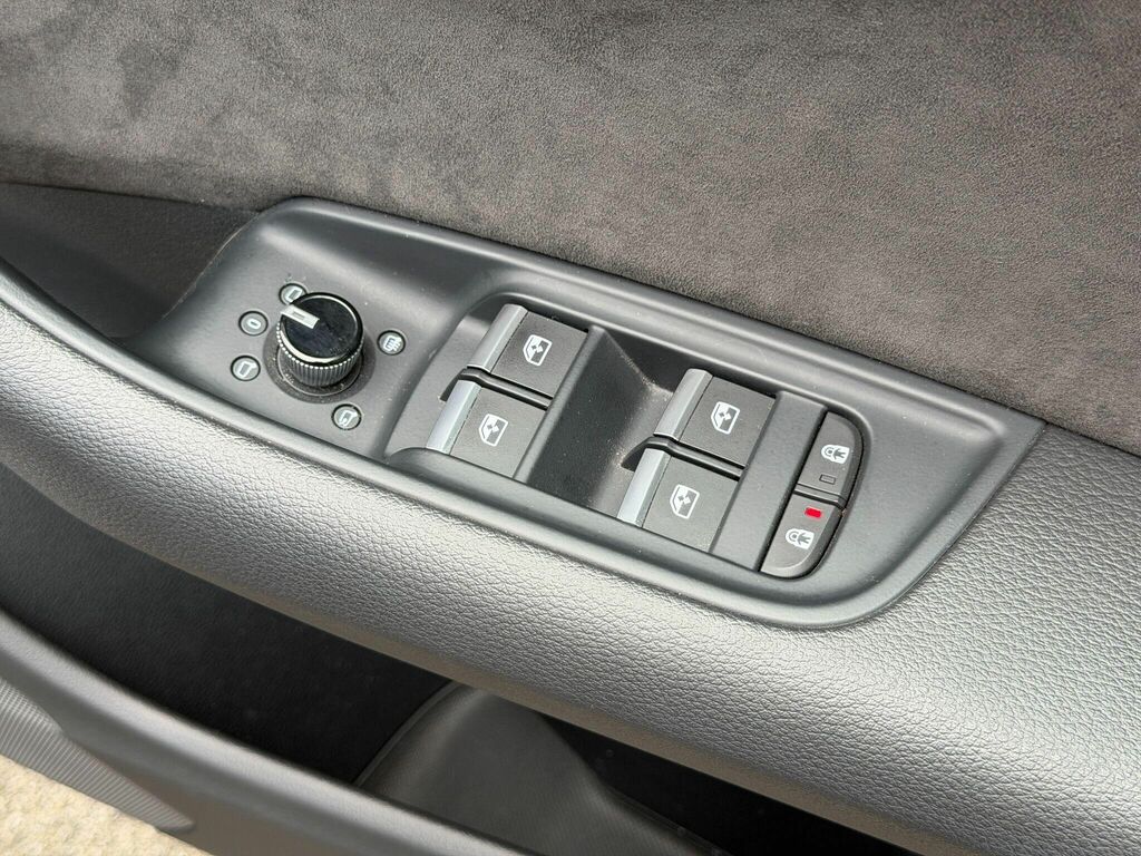 Audi Q8 S Line 55 Tfsi Mhev Grey #40