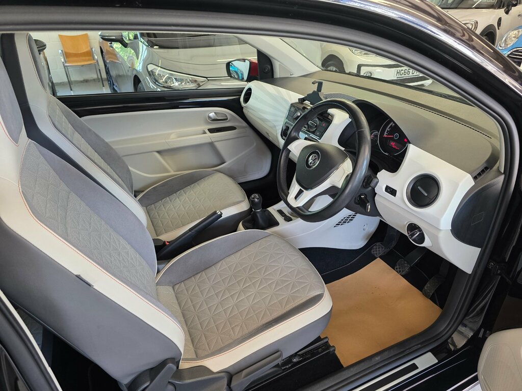 Volkswagen Up 1.0 Up Beats Hatchback Euro 6 S Black #2