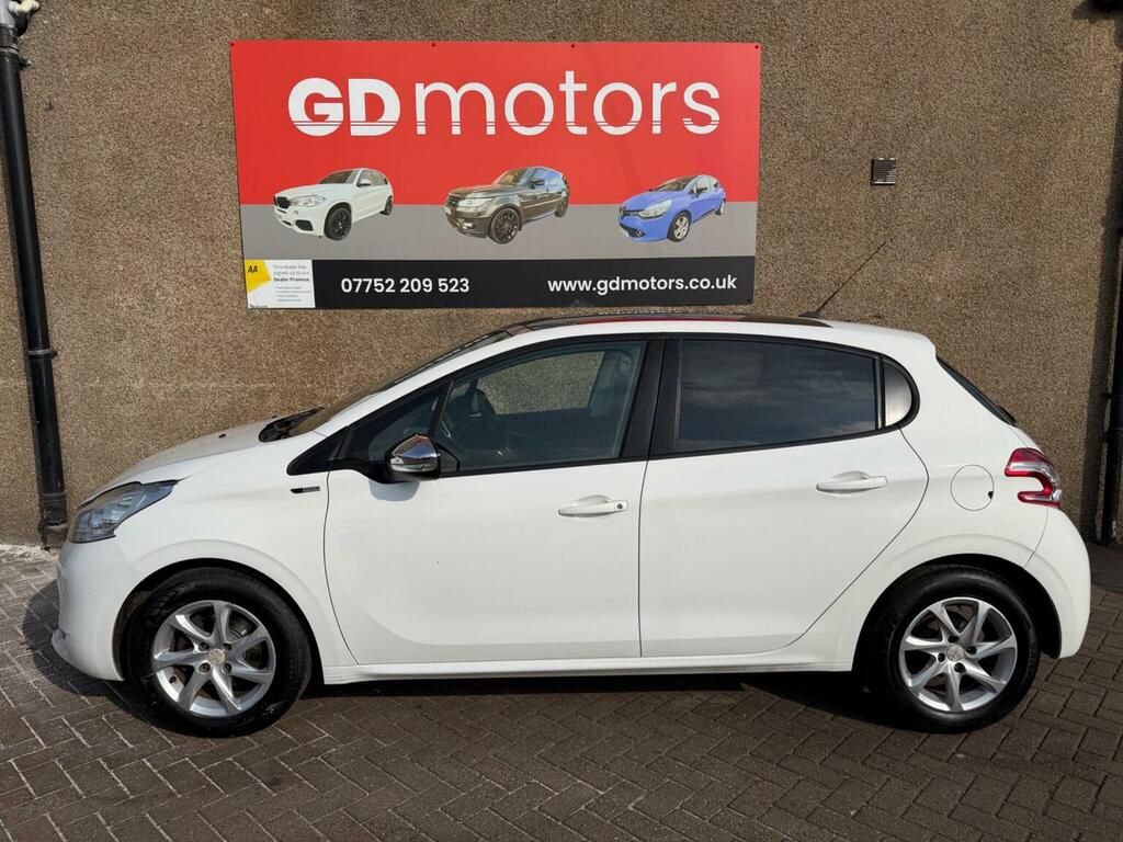 Peugeot 208 1.2 Vti Puretech Style Euro 6 White #4