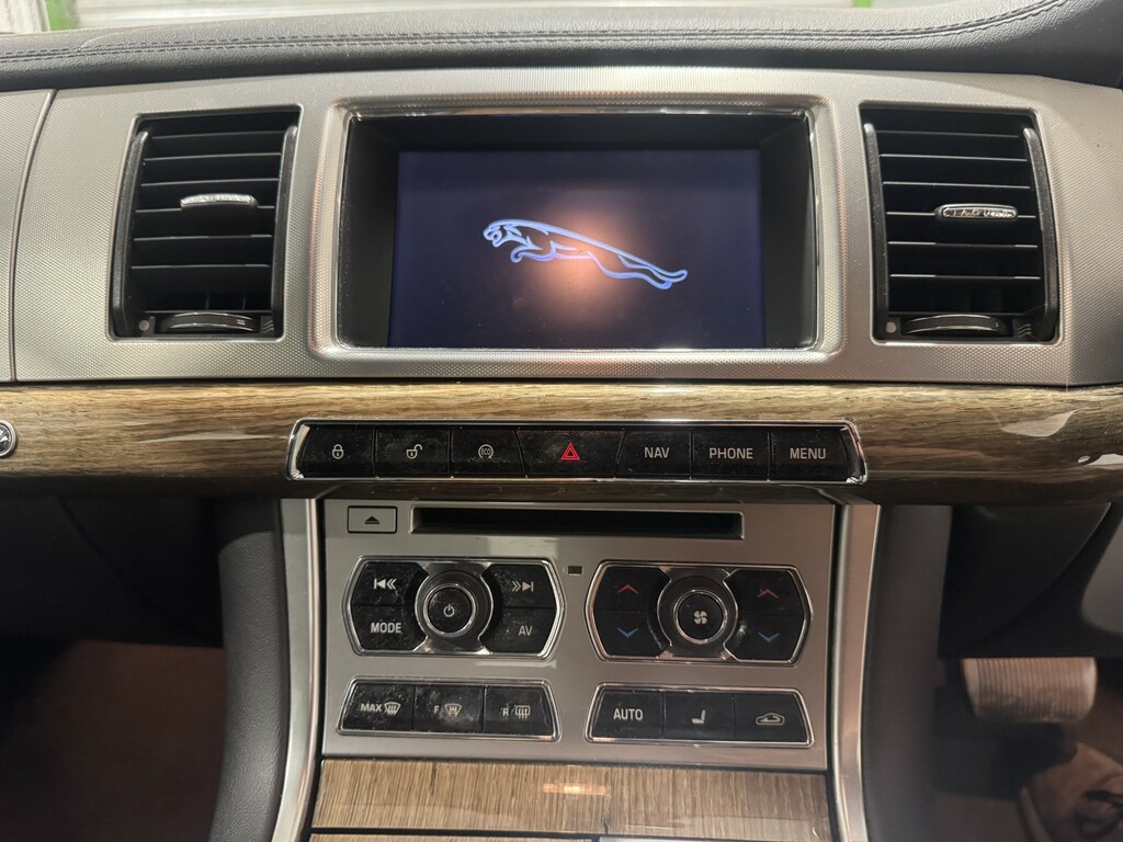 Jaguar XF Saloon 2.2 D Premium Luxury 201362 Red #2
