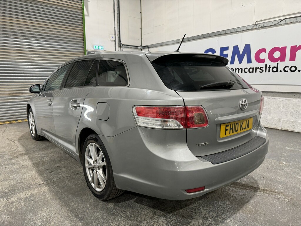 Toyota Avensis 1.8 V-matic Tr Tourer White #7
