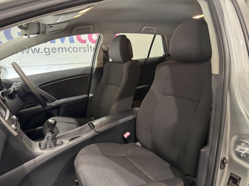 Toyota Avensis 1.8 V-matic Tr Tourer White #28