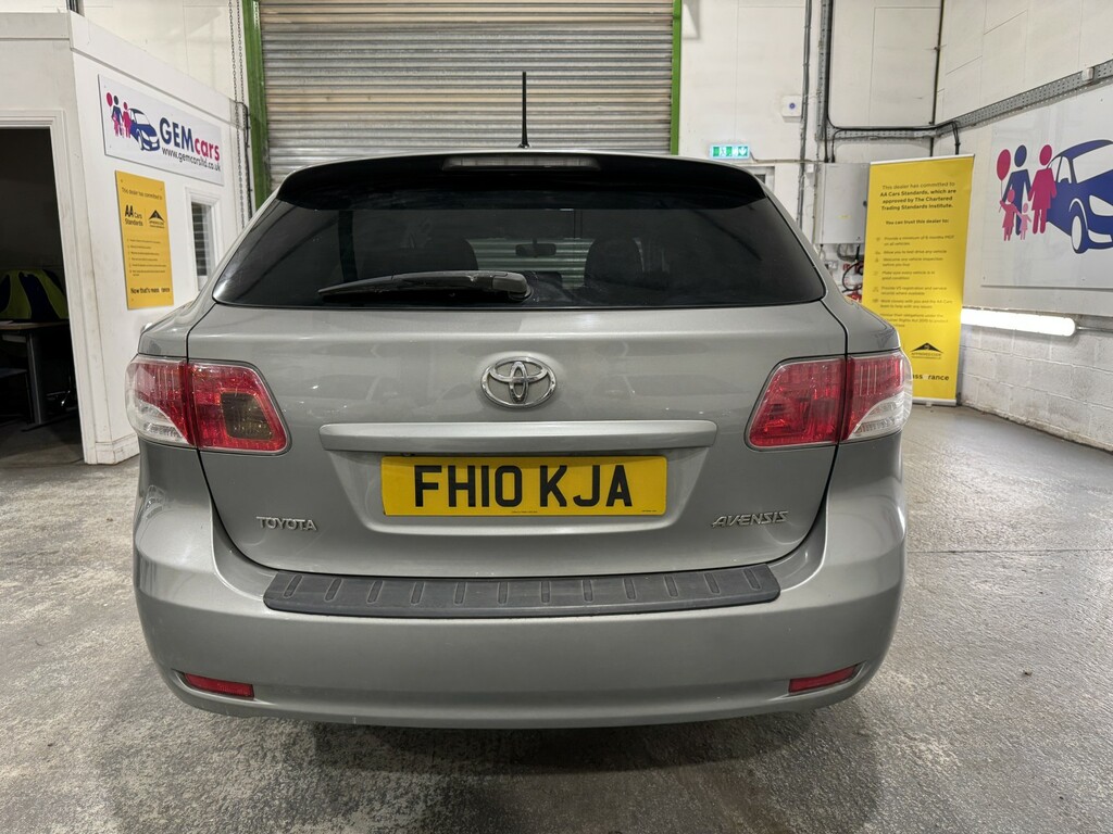 Toyota Avensis 1.8 V-matic Tr Grey #6