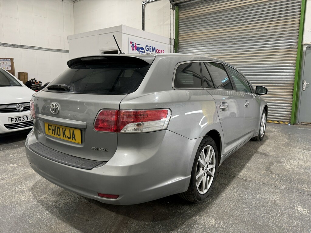 Toyota Avensis 1.8 V-matic Tr Grey #5