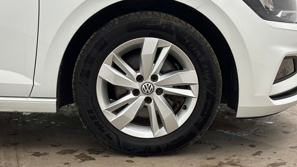 Volkswagen Polo Hatchback 1.6 Tdi Se 201919 White #4