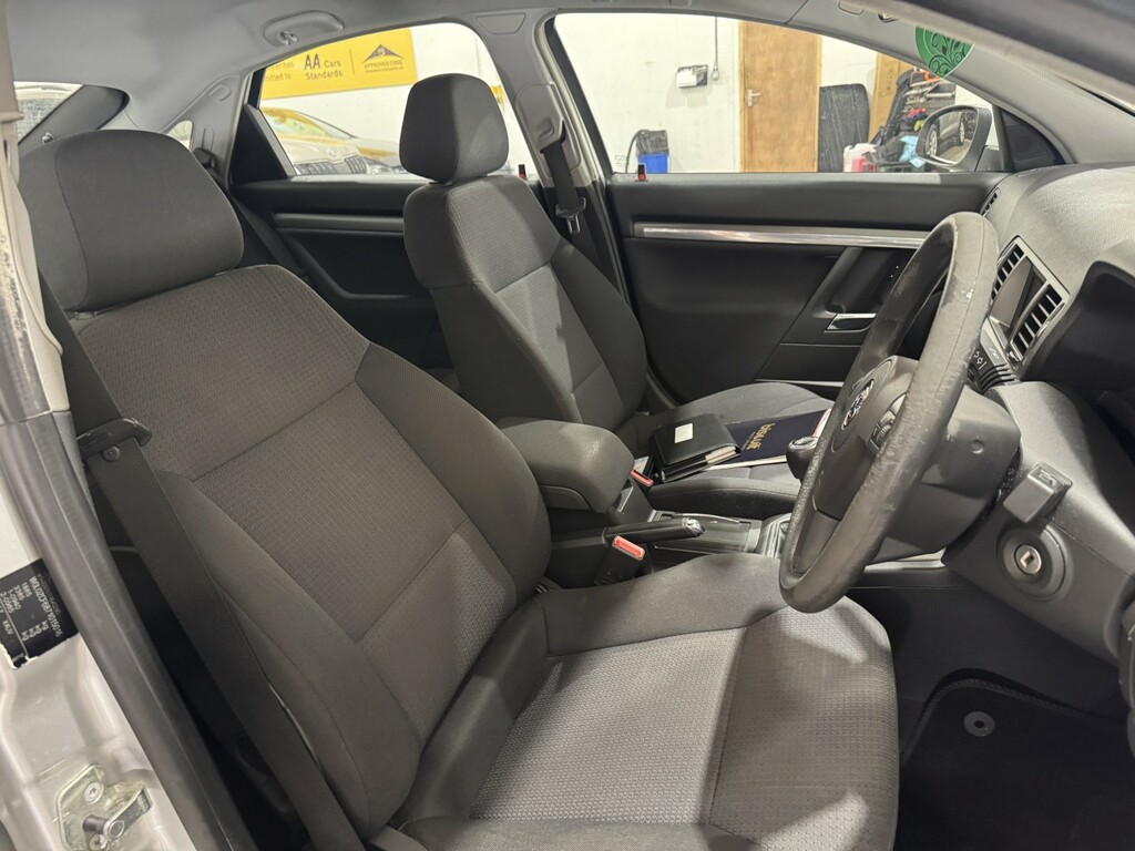 Vauxhall Vectra Hatchback Silver #20