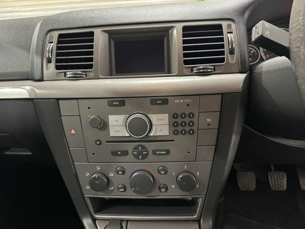 Vauxhall Vectra Hatchback 1.8 Vvt Exclusiv 200756 Silver #4