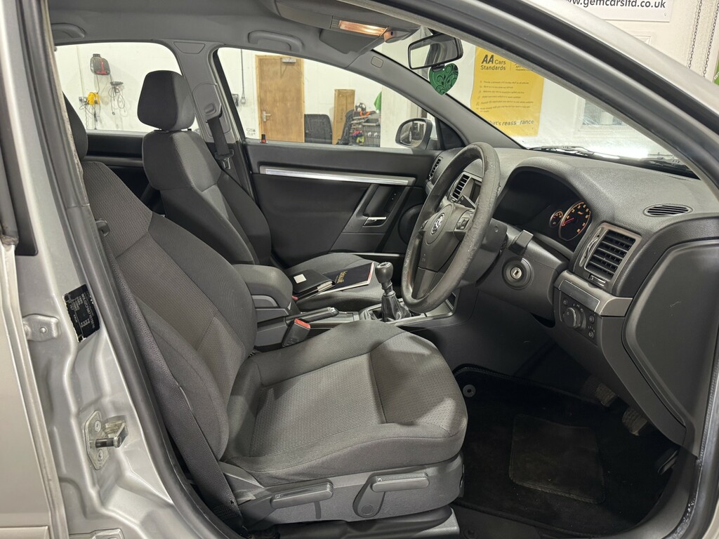 Vauxhall Vectra Hatchback Silver #19