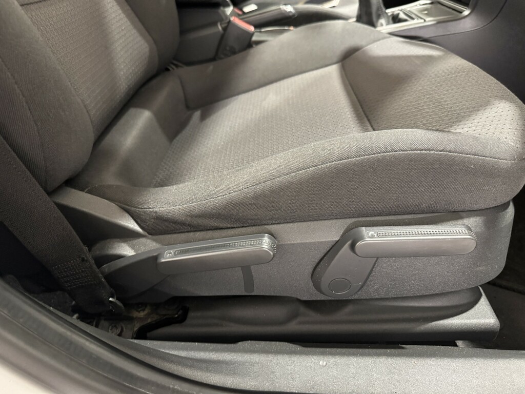 Vauxhall Vectra Hatchback Silver #21