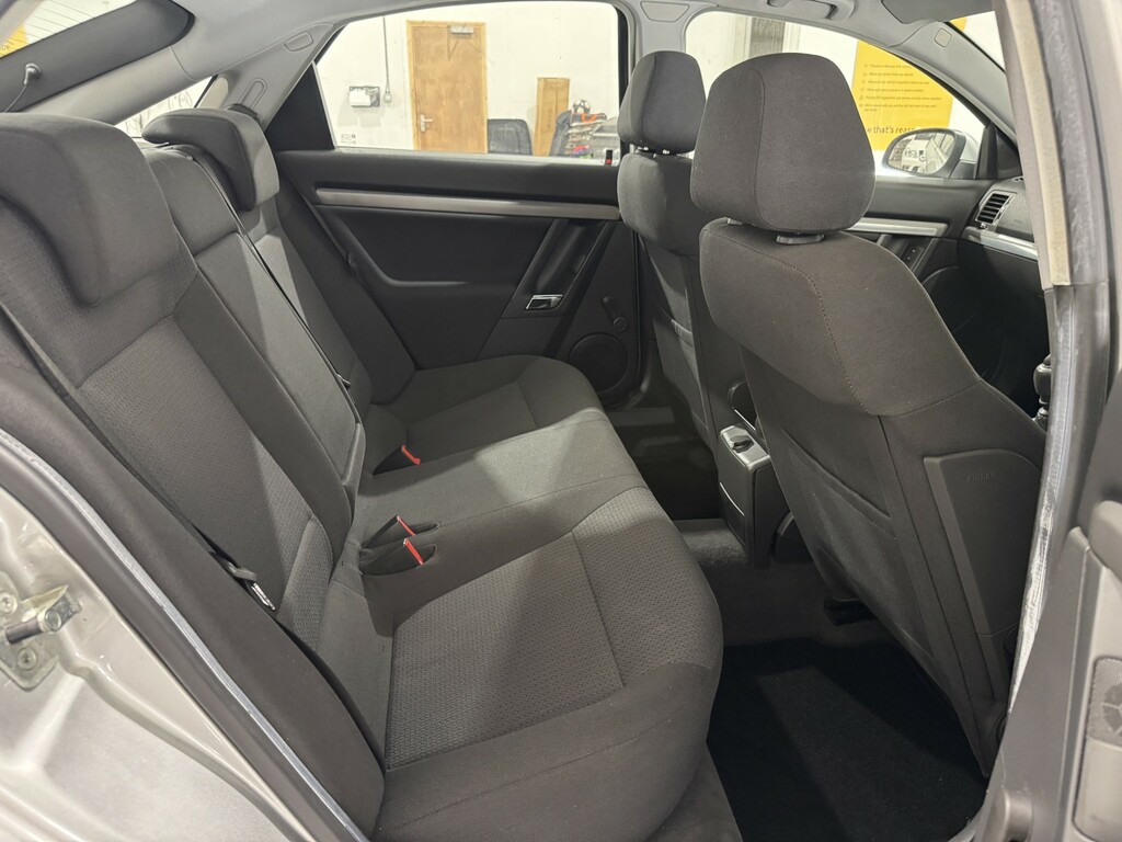 Vauxhall Vectra Hatchback Silver #7