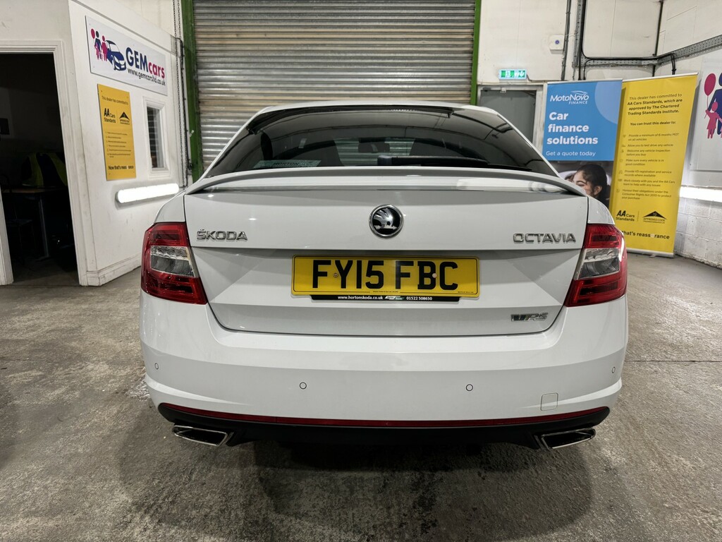Skoda Octavia 2.0 Tfsi Vrs White #6