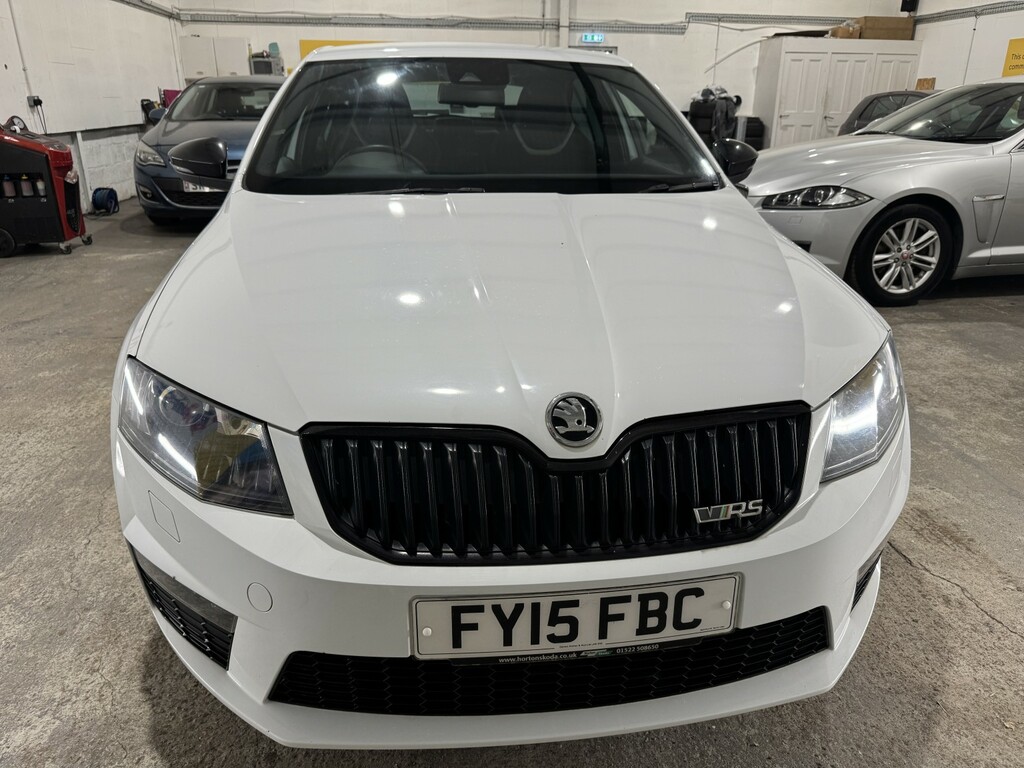 Skoda Octavia 2.0 Tfsi Vrs White #2