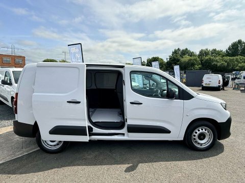 Peugeot Partner 1.5 Partner Professional CF74UFD White #6