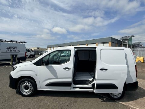 Peugeot Partner 1.5 Partner Professional CF74UFD White #4