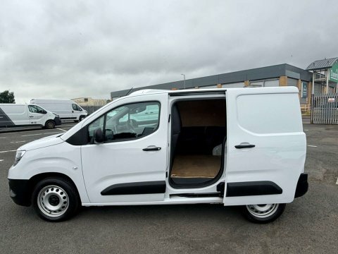Vauxhall Combo 1.5 Combo 2300 DT23GFJ White #4