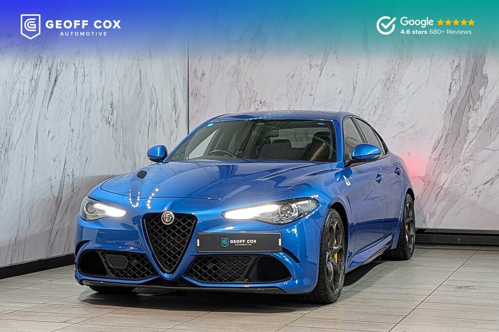Alfa Romeo Giulia V6 Bi-turbo Quadrifoglio Blue