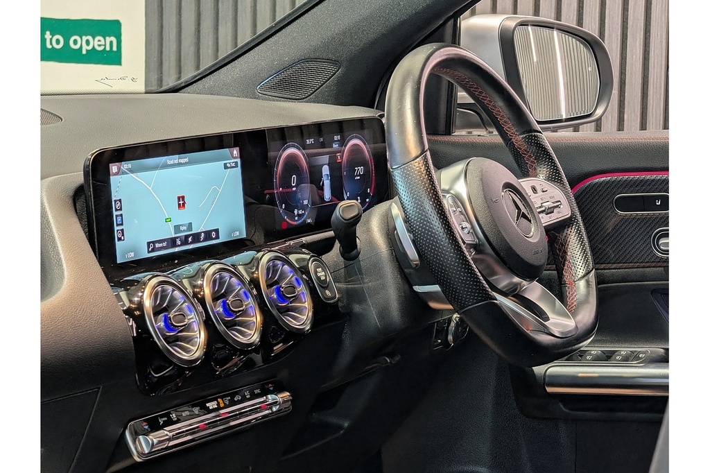 Mercedes-Benz GLA Class Gla220d Amg Line Silver #5