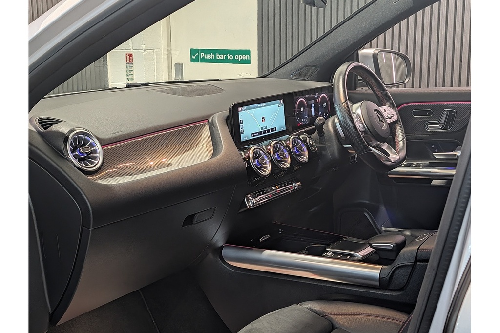 Mercedes-Benz GLA Class Gla220d Amg Line Silver #4