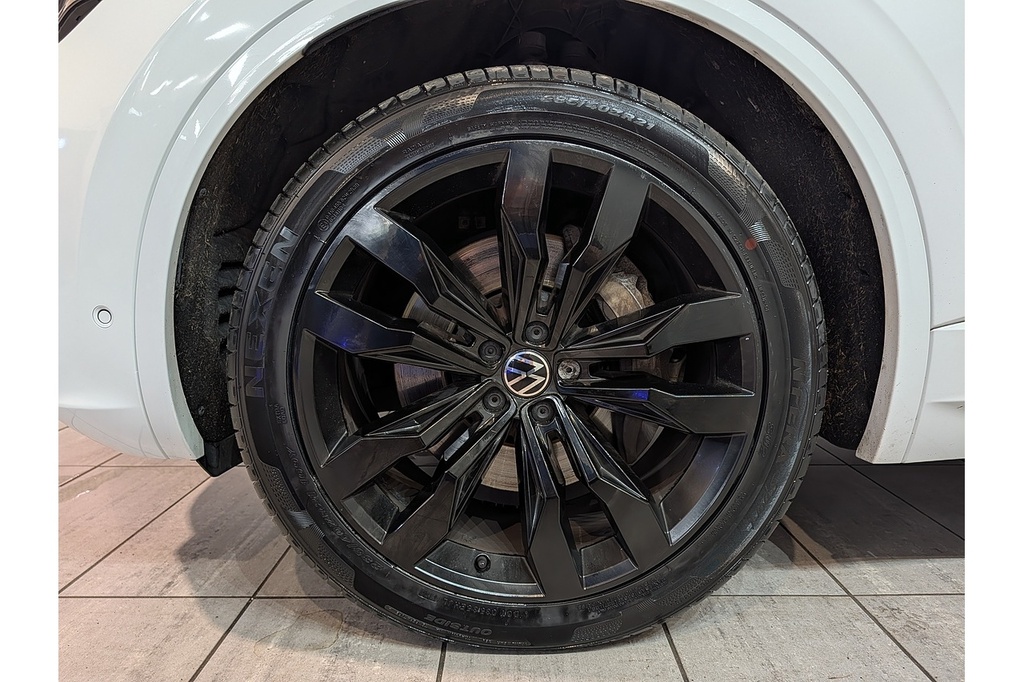 Volkswagen Touareg Tsi V6 Black Edition White #4