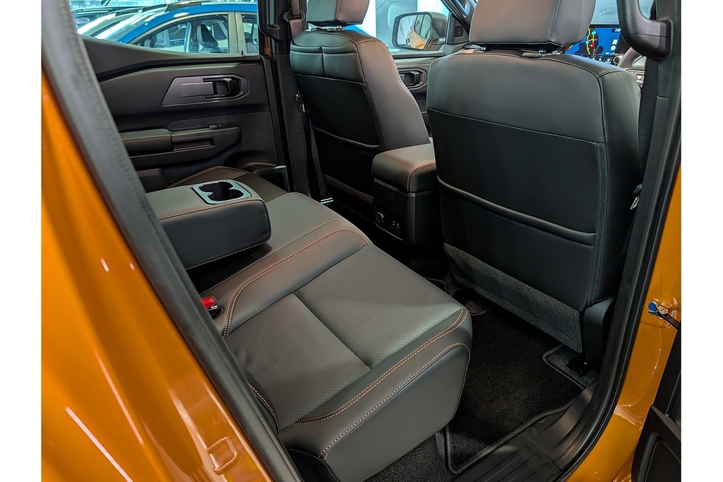 Mitsubishi L200 Pickup White #45