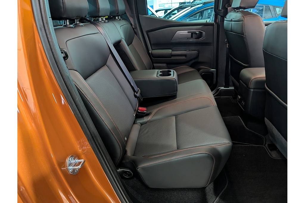 Mitsubishi L200 Pickup White #44