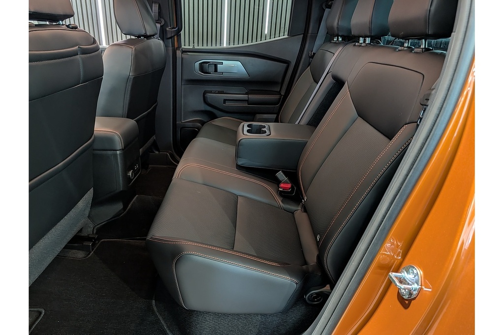 Mitsubishi L200 Pickup White #43