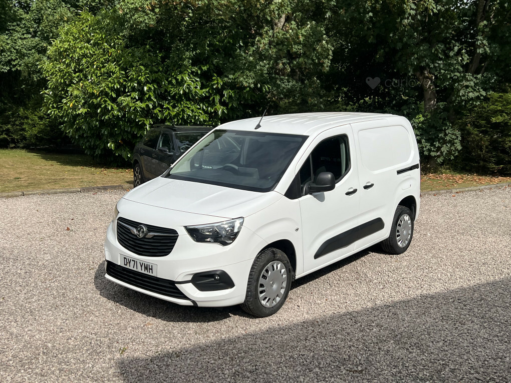Vauxhall Combo 2300 Sportive Td DY71YMH #2