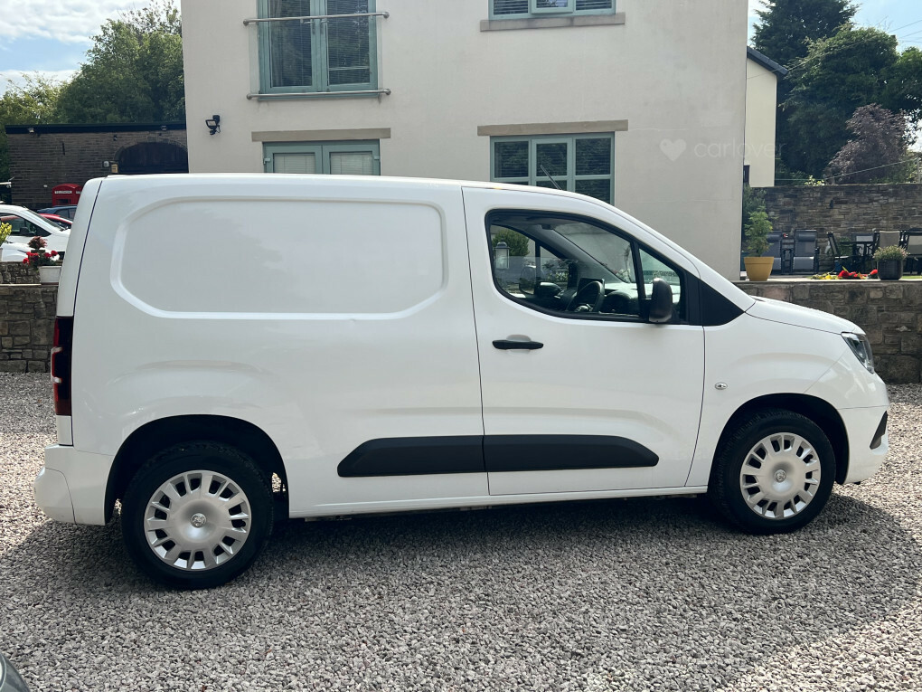 Vauxhall Combo 2300 Sportive Td DY71YMH #5
