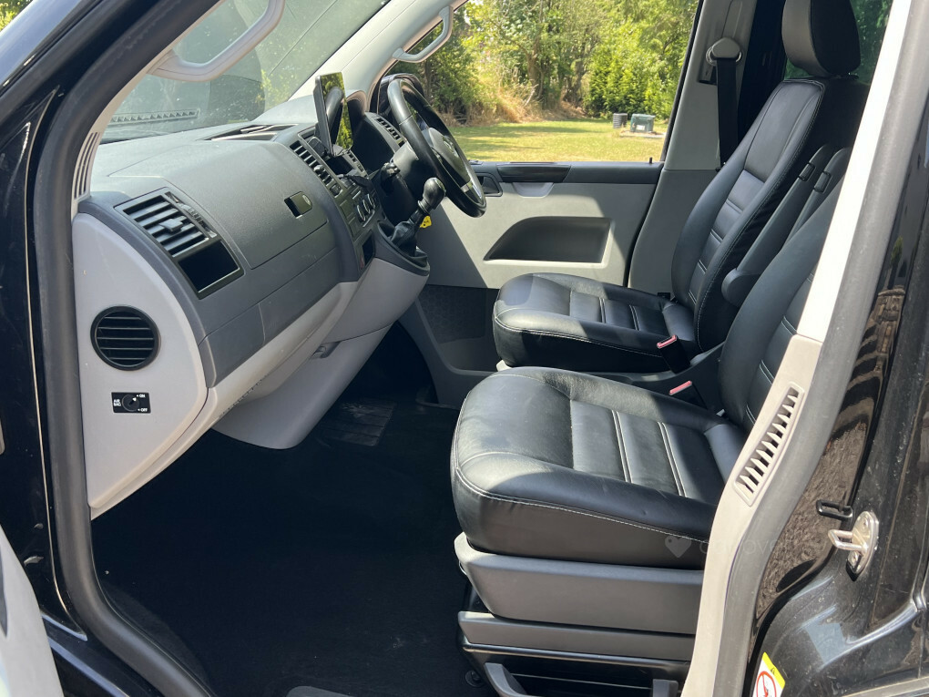 Volkswagen Transporter White #12