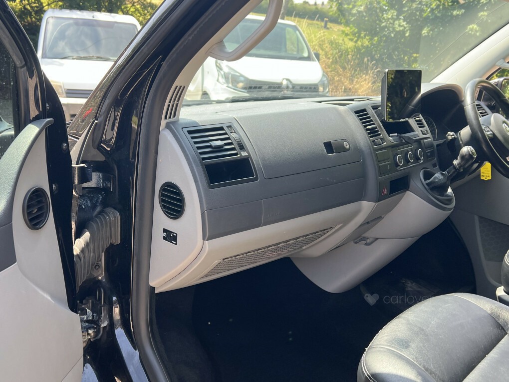 Volkswagen Transporter White #16