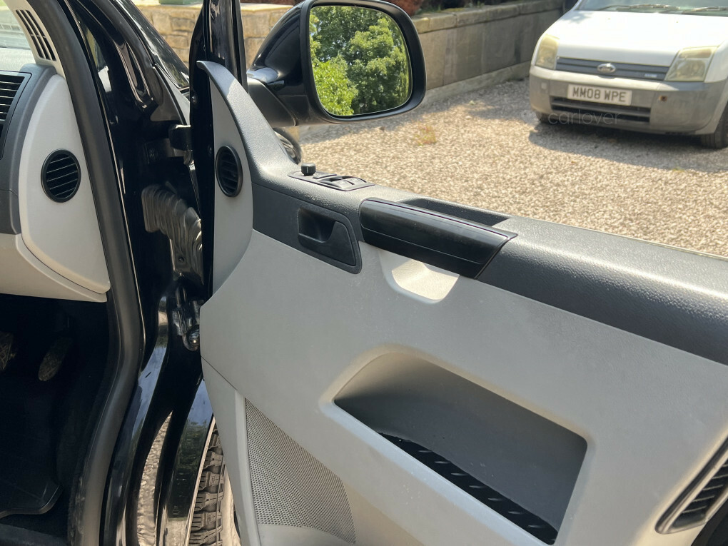 Volkswagen Transporter White #36