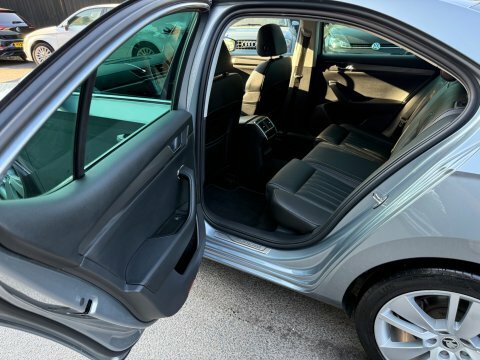 Skoda Superb 1.4 Tsi Iv Se Technology Dsg Grey #25