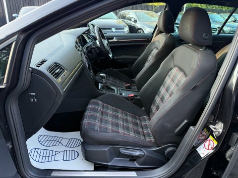 Volkswagen Golf Gti Performance Tsi Black #4