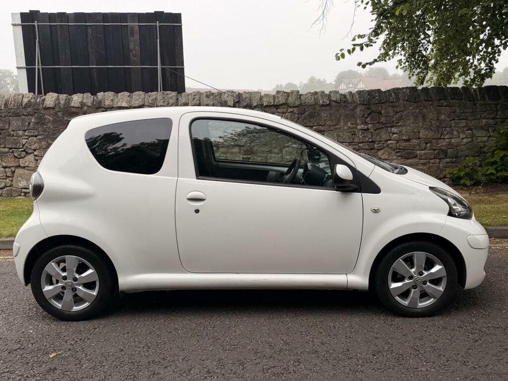 Toyota Aygo 1.0 Vvt-i Go Euro 5 White #4