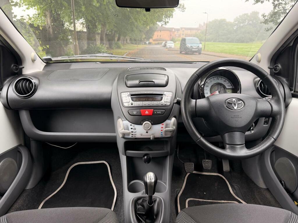 Toyota Aygo 1.0 Vvt-i Ice Euro 5 Red #10