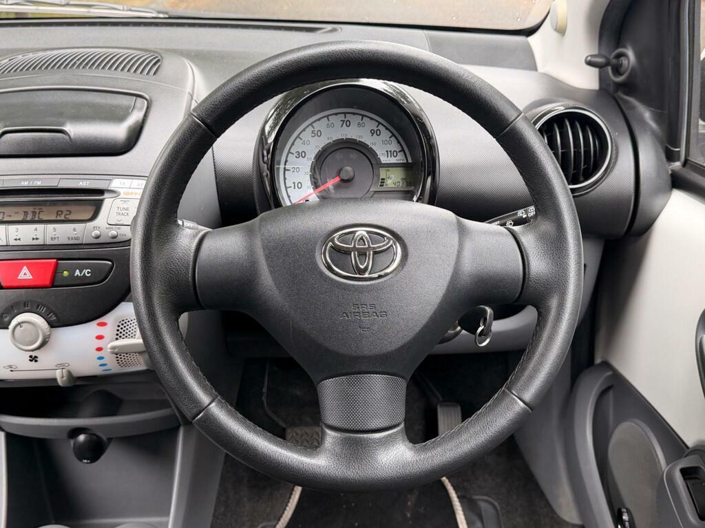 Toyota Aygo 1.0 Vvt-i Ice Euro 5 Red #15