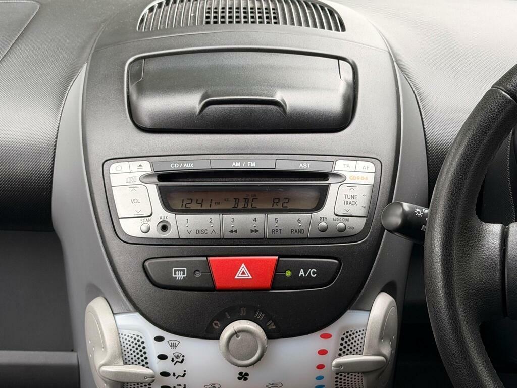 Toyota Aygo 1.0 Vvt-i Ice Euro 5 Red #11