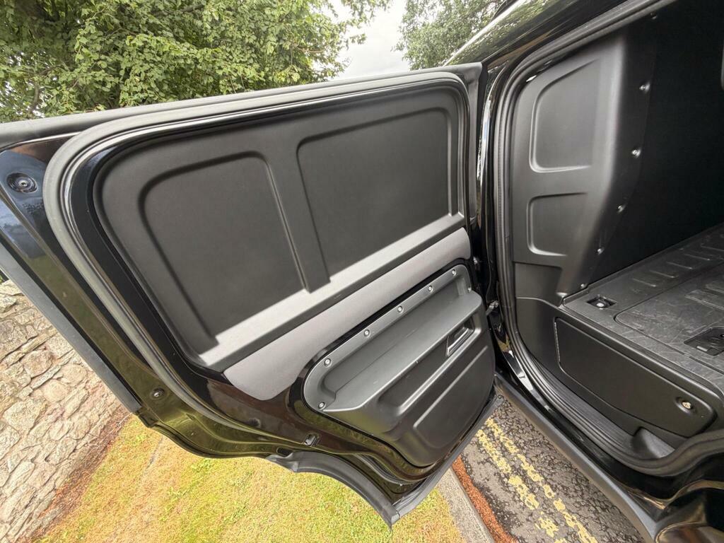 Land Rover Defender 110 3.0 D300 X-dynamic Se Black #40