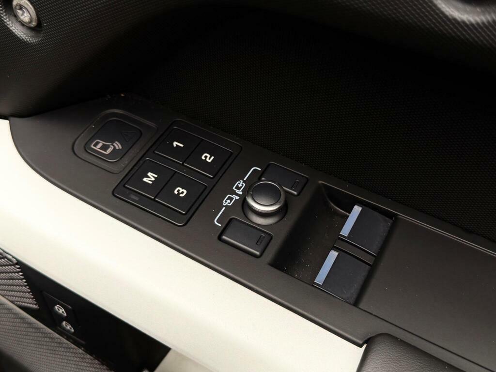 Land Rover Defender 110 3.0 D300 X-dynamic Se Black #26