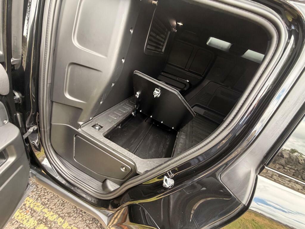 Land Rover Defender 110 3.0 D300 X-dynamic Se Black #39