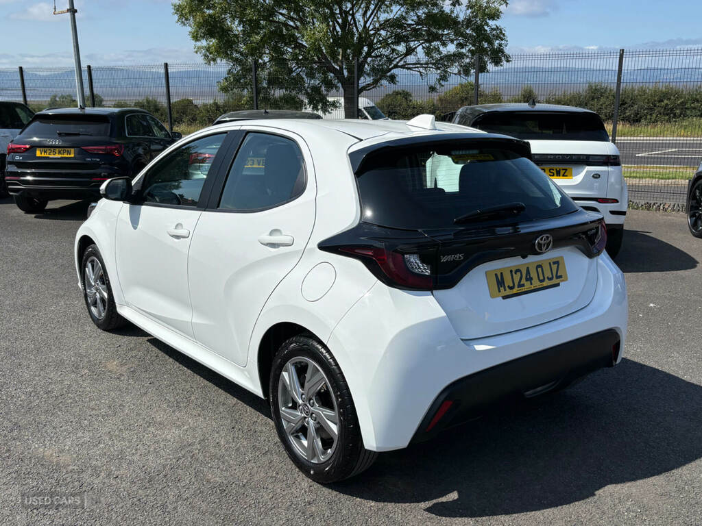 Toyota Yaris 1.5 Hybrid Icon Cvt MJ24OJZ White #5