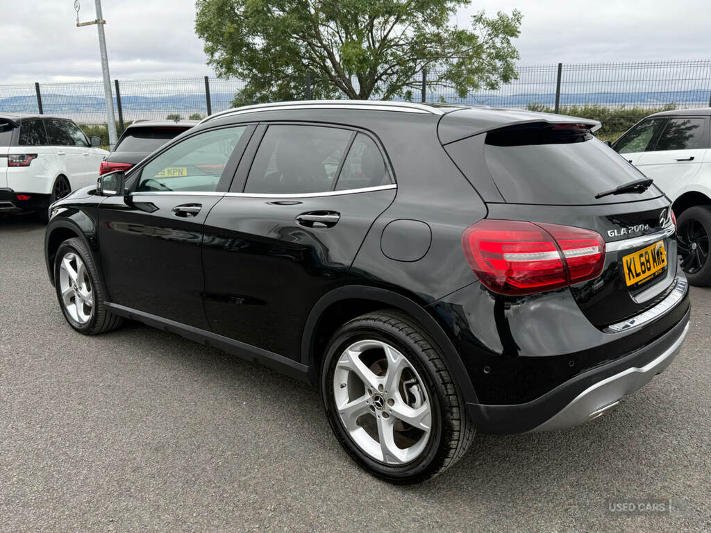 Mercedes-Benz GLA Class Gla 200D Sport Premium Plus Black #3