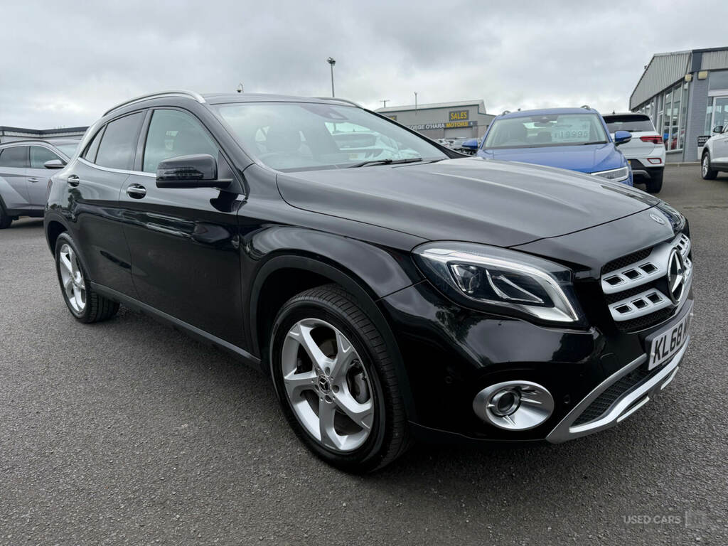 Mercedes-Benz GLA Class Gla 200D Sport Premium Plus Black #5