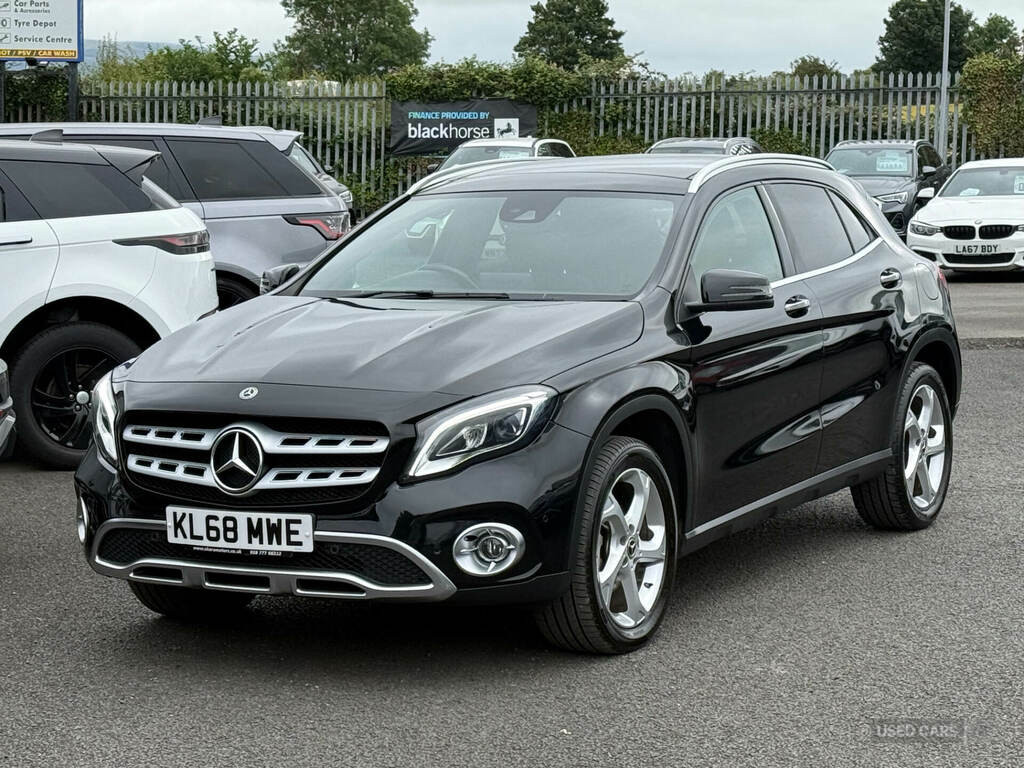 Mercedes-Benz GLA Class Gla 200D Sport Premium Plus Black #2